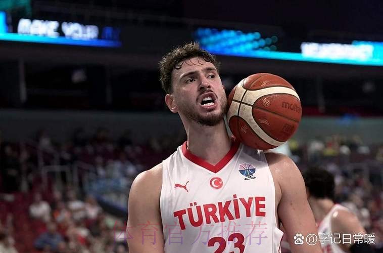 申京自信顶投三分命中,火箭目前全队三分10中3 申京自信顶投三分命中,火箭目前全队三分10中3