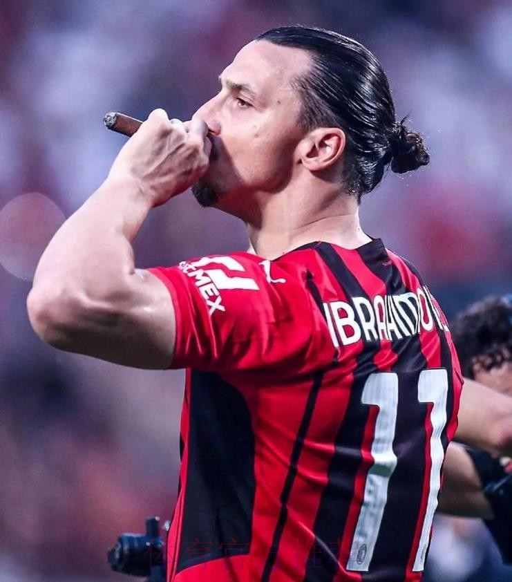 米兰对与伊布续约持开放态度 但签约维奇较困难